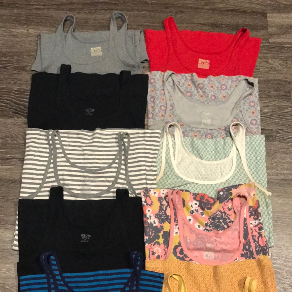 Women’s Tank Top Lot